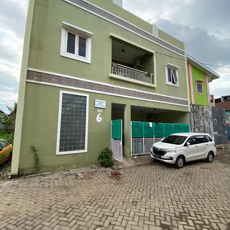 Penginapan Aisya Toa Daeng Makassar Exterior foto